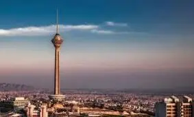 پرش ارشا اقدسی از برج میلاد + فیلم