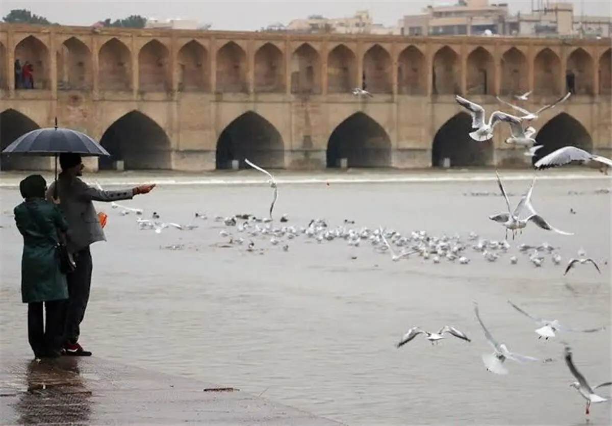 فعالیت سامانه بارش زا تا فردا در استان اصفهان