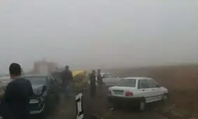 فیلم/ مچاله‌شدن خودروها در تصادف زنجیره‌ای در اتوبان مشهد
