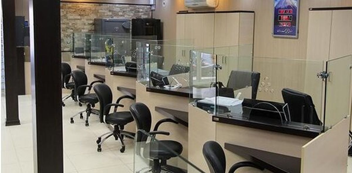 من یک سلبریتی، غذا میخورم و پول در میآورم!