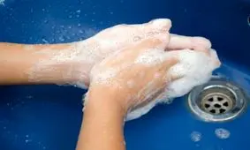 چگونه میکروب‌ها را به شکل کامل از دستان خود پاک کنید؟