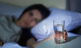 خطر جدی در کمین افرادی که نصفه شب آب می‌نوشند