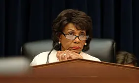 نماینده زن کنگره: ترامپ باید زندانی شود و او را در حبس انفرادی انداخت