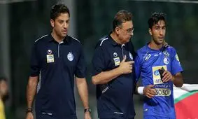 خداحافظی مهاجم استقلال از دنیای فوتبال تکذیب شد