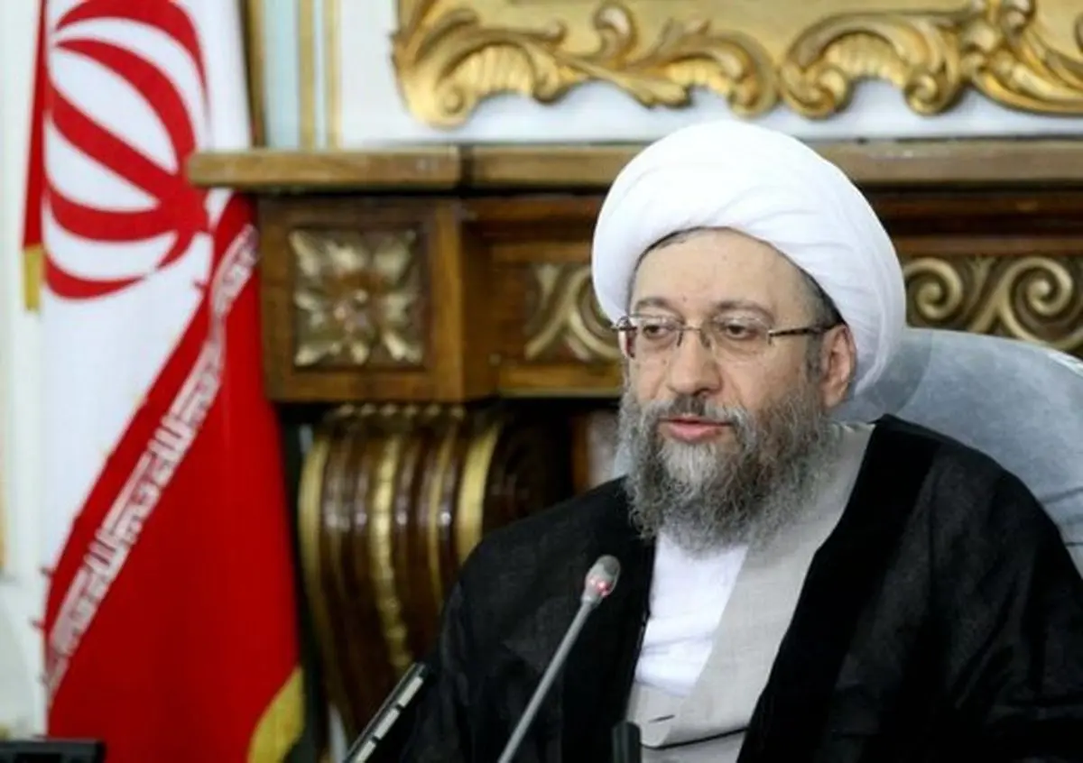 کنایه آملی لاریجانی به آمریکا: مدعی اقتدار، تلاش می‌کند با رئیس‌جمهور ما ملاقات کند