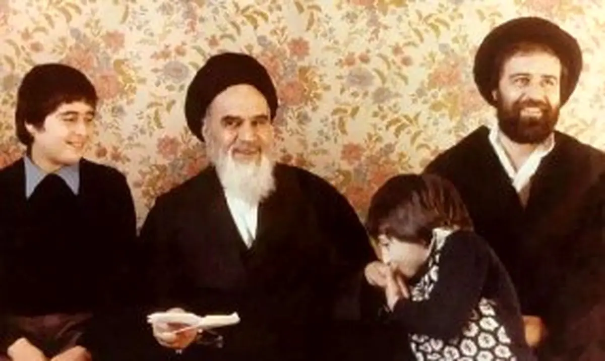 چرا سيداحمد چند روز پشت سر امام نماز نخواند؟