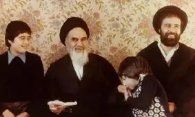 چرا سيداحمد چند روز پشت سر امام نماز نخواند؟