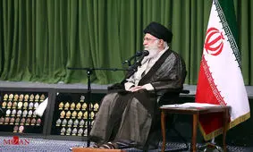 عکسی از حضور رهبر انقلاب در ورزشگاه آزادی