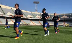 گرم کردن بازیکنان استقلال و گل‌گهر