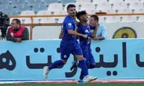 مهاجم استقلال گلش را به همسرش هدیه کرد