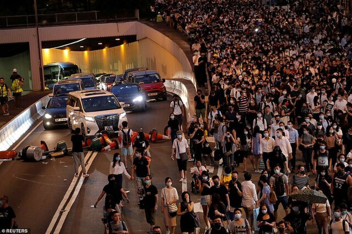 شب پرخشونت هنگ کنگ بعد از ممنوعیت جنجالی استفاده از ماسک+تصاویر