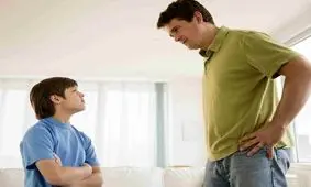چگونه فرزند نوجوان‌مان را با خود موافق کنیم؟