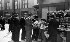 چرا فروشندگان روزنامه سالها پیش برای فروش خبرها فریاد می‌زدند؟