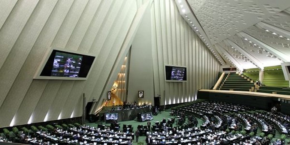 آقای روحانی نخستوزیر انگلیس را دعوت کنید به خوزستان بیاید/حقوقِ منِ نماینده را کم کنید/سوال اینستاگرامی آقای نماینده از مردم/حواشی صحن مجلس