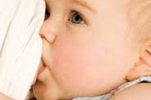 شیرخوردن طولانی نوزاد، چه باید کرد؟