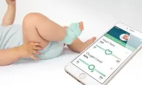 بررسی سلامت نوزاد فقط با یک جوراب هوشمند / از رصد ضربان قلب تا بررسی سطح اکسیژن خون