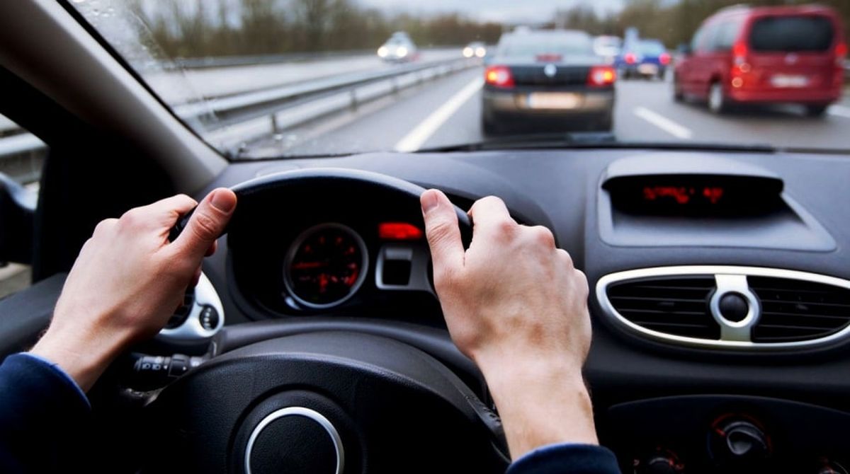 این ۱۱ خطای رانندگی به خودروی شما آسیب می‌رساند
