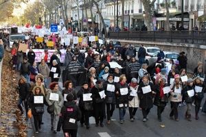 تظاهرات هزاران نفری علیه لایحه "لقاح مصنوعی زنان مجرد و همجنسگراها" در فرانسه