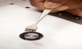 لنزهایی که ۲۰ برابر باریک‌تر از موی انسان هستند!