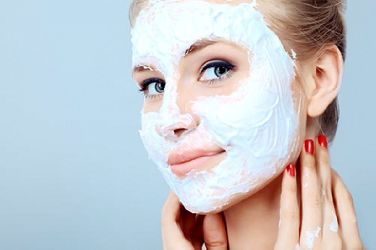 8 مزیت خارق العاده ماسک ماست برای پوست صورت