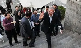 پاسخ‌های صریح ربیعی به سوالاتی درباره سرنگ‌های آلوده در روستای چنار محمودی، خبرهای مجازی درباره آقازاده‌ها و ...