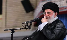 رهبر انقلاب: هیچ دلیلی ندارد که برای تولید و نگه‌داشت سلاحی که استفاده از آن مطلقاً حرام است، هزینه کنیم