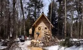هنوز هم می توان زندگی دور از اجتماع داشت؟ / کلبه‌ای در اعماق جنگلهای کانادا