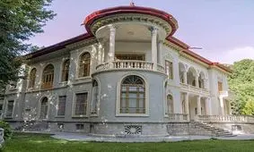 فریادها و سلفی مسافران نوروزی پایتخت پشت درهای بسته کاخ سعدآباد