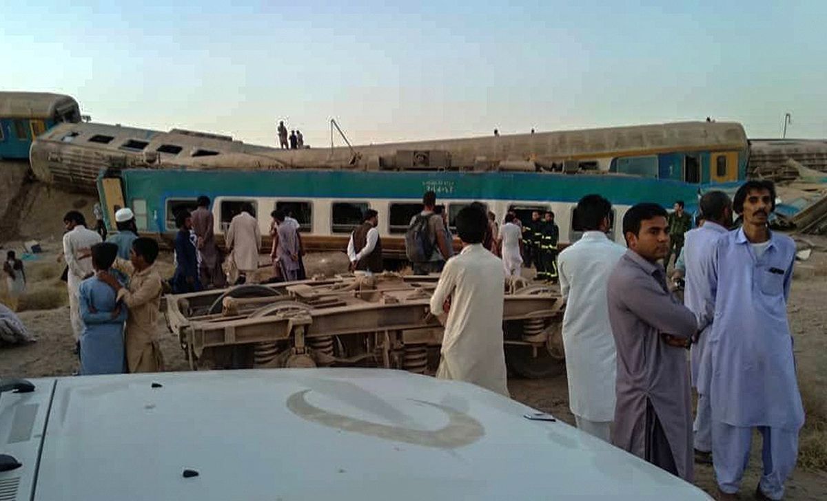 ۲ نفر از جانباختگان حادثه خروج از ریل قطار شناسایی شدند