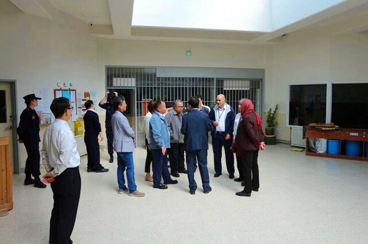 آنها را به زور از زندان بیرون میکنیم!