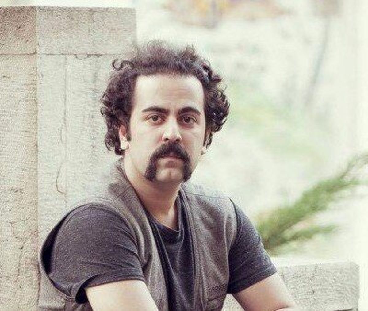 خواننده گروه پالت در یک بیانیه تکلیفش را با مخاطبانش روشن کرد