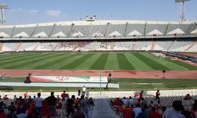 کمتر از ١٠٠٠ نفر در آزادی