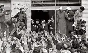 ماجرای انتقال امام از مدرسه رفاه به علوی / شهید مطهری: امام را از دست نهضتی‌ها نجات دادم