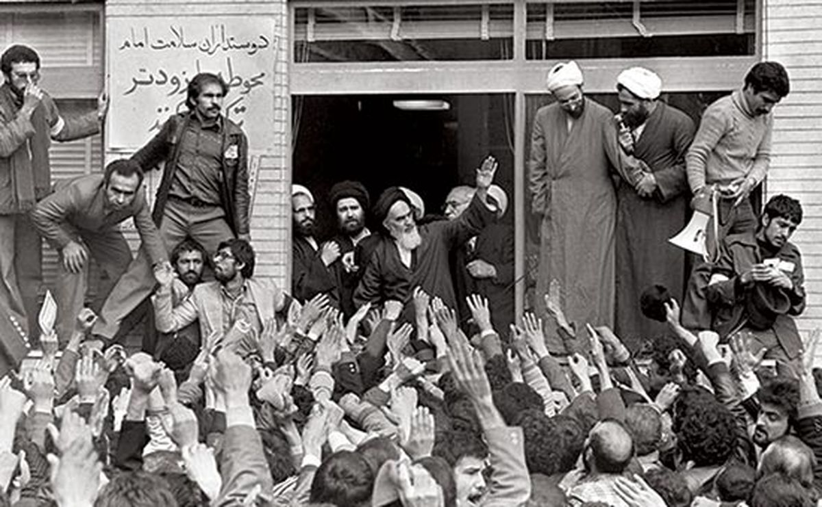 ماجرای انتقال امام از مدرسه رفاه به علوی / شهید مطهری: امام را از دست نهضتیها نجات دادم