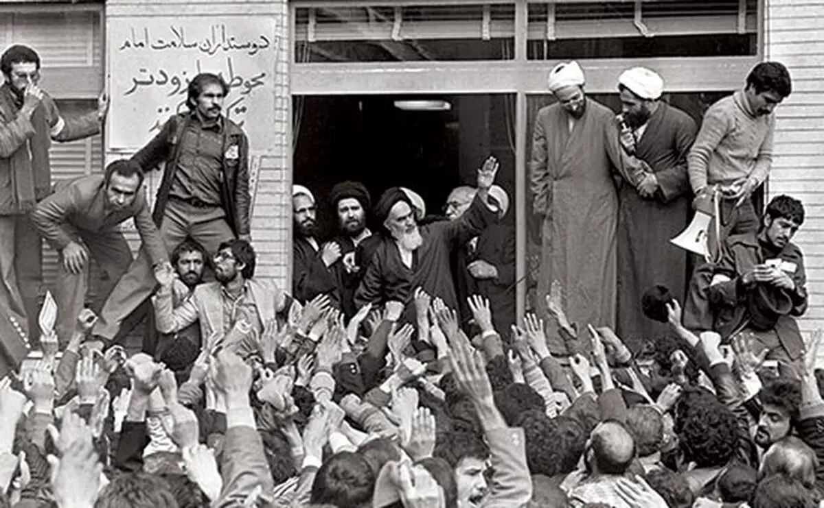 ماجرای انتقال امام از مدرسه رفاه به علوی / شهید مطهری: امام را از دست نهضتی‌ها نجات دادم
