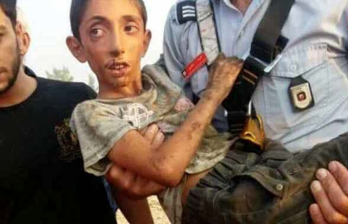 عکسی تلخ از پسر ۹ ساله که توسط مادرش به چاه انداخته شده بود / در کازرون رخ داد