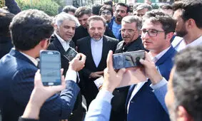 واکنش واعظی به شعارهای مردم در فرودگاه مهرآباد برای استقبال از حسن روحانی