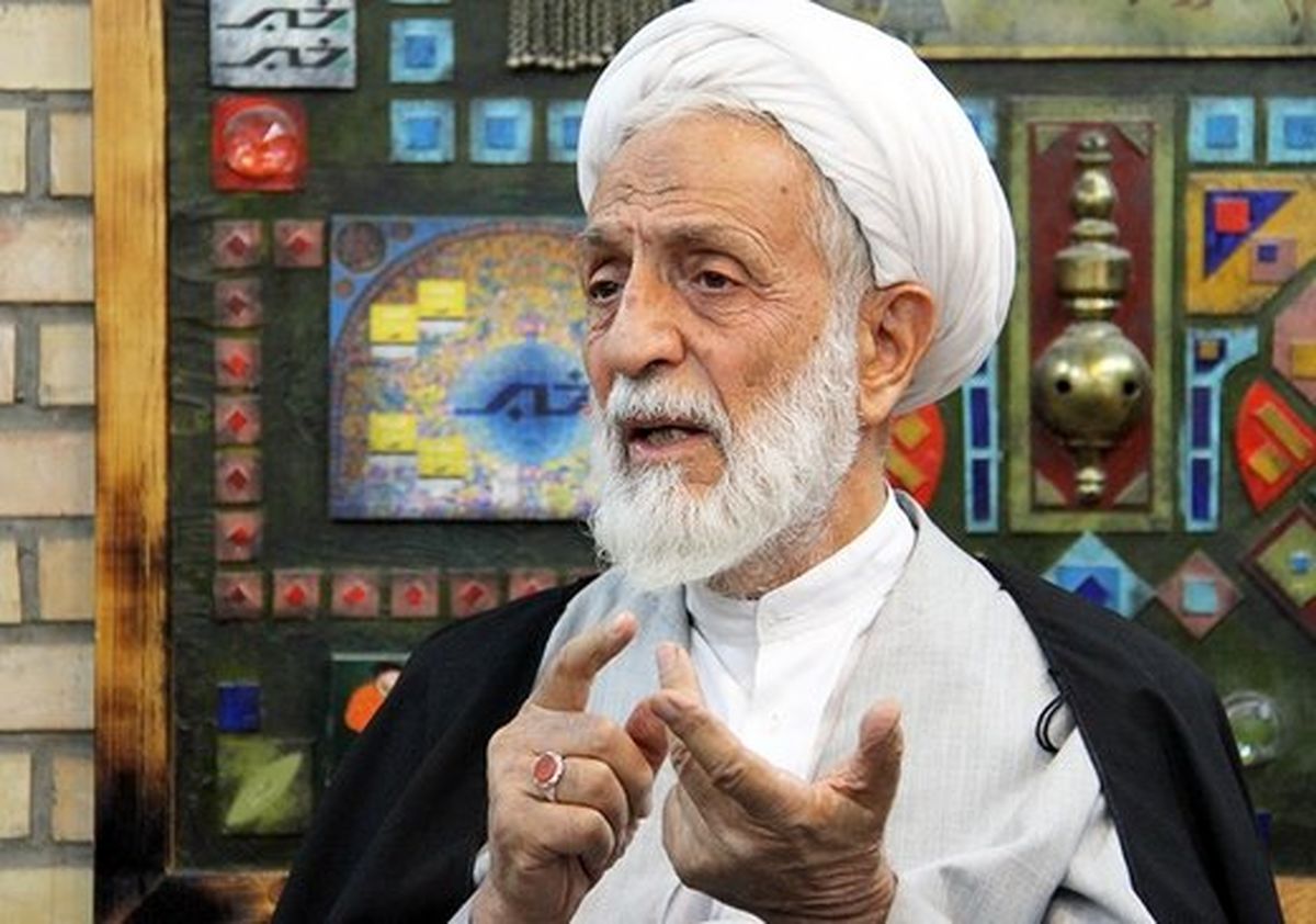 ژست میگیرند که هر کسی تندروی کند، انقلابی است