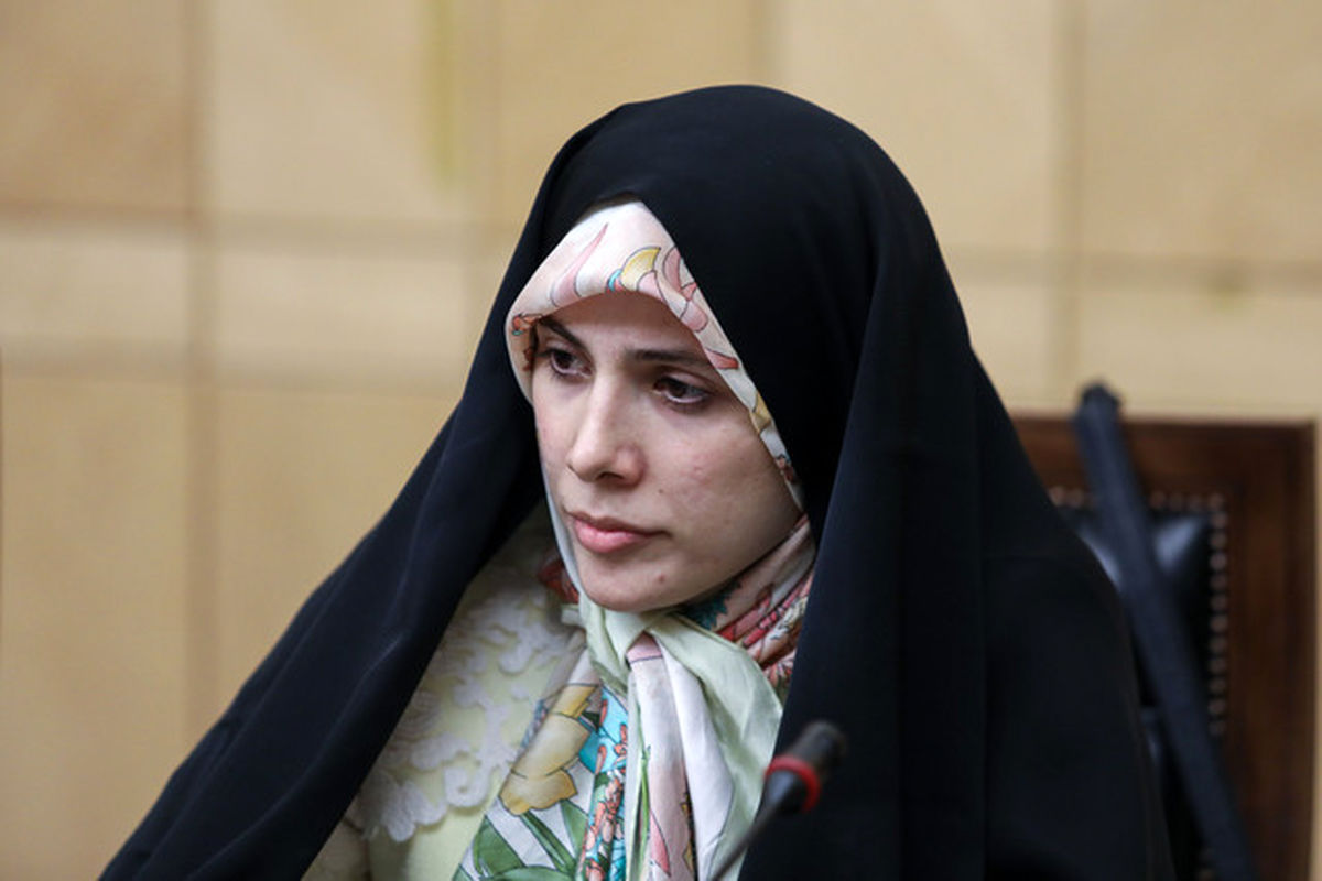 فاطمه حسینی: به بداخلاقان سیاسی هشدار میدهم