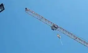 فیلم لحظه خودکشی مرد تهرانی جلوی وزارت دفاع + فیلم