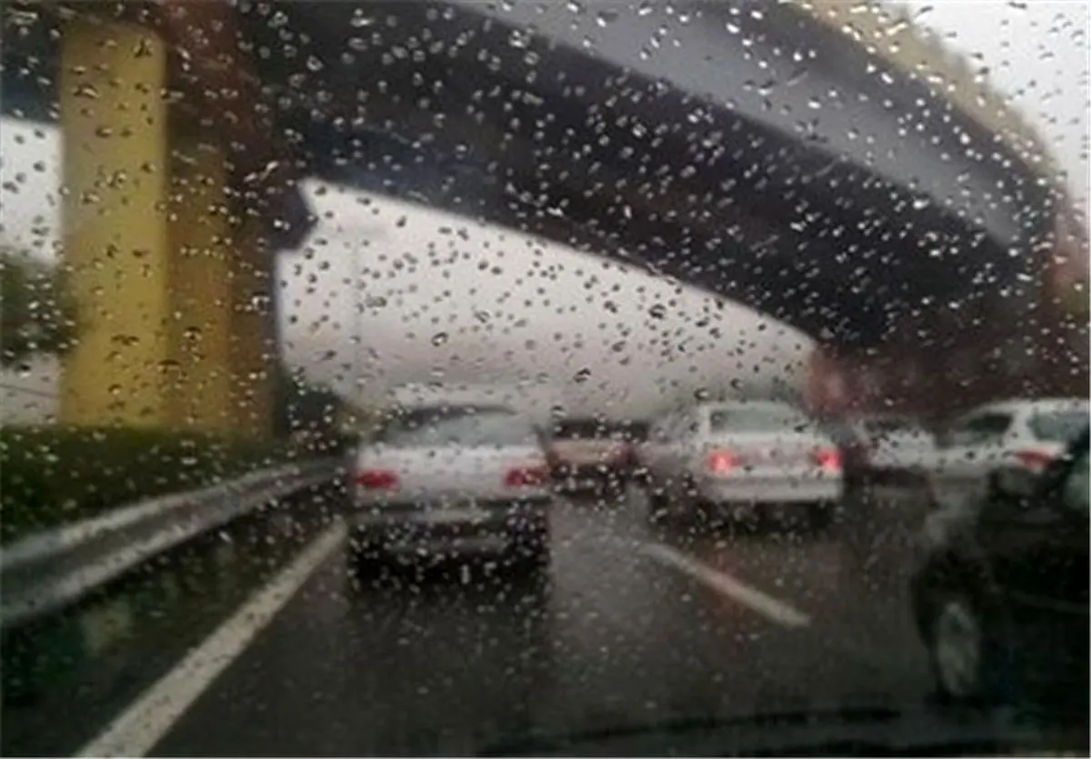 بیشتر محورهای استان سمنان لغزنده است/گردنه آهوان در محور تهران ـ مشهد مه‌آلود است