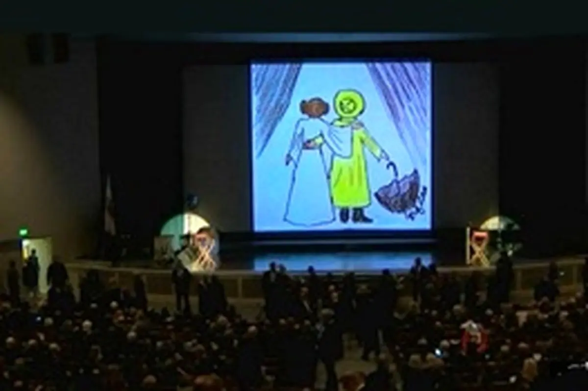 برگزاری مراسم ویژه ای برای یادبود مادر و دختر بازیگر / عکس