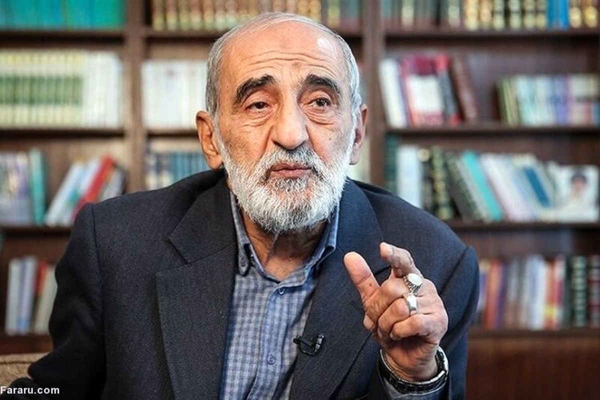 شریعتمداری: باید از ترامپ خواست باز هم نارگیل بیندازد!