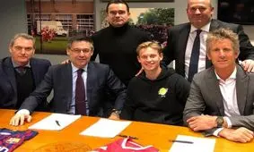 گریه مدیر بارسلونا پس از امضا قرارداد با دی یونگ!