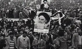 اوضاع سیاسی و اقتصادی ایران از نگاه وزیر خارجه آمریکا یک سال پس از رحلت امام خمینی / ماجرای اعتراض ۲۰۰ نفره به پوشش زنان در سال ۶۹