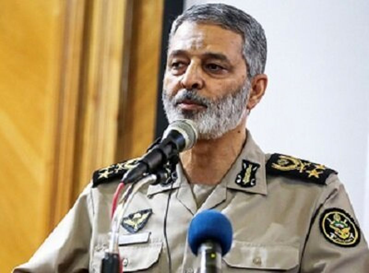 سرلشکر موسوی: ارتش و سپاه در تامین امنیت و منافع ملی برابر دشمنان ایستاده‌اند