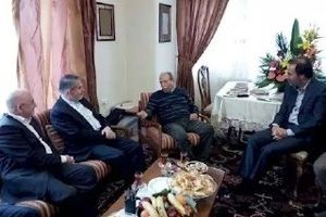 عید دیدنی وزیر ارشاد در منزل علی نصیریان+ عکس
