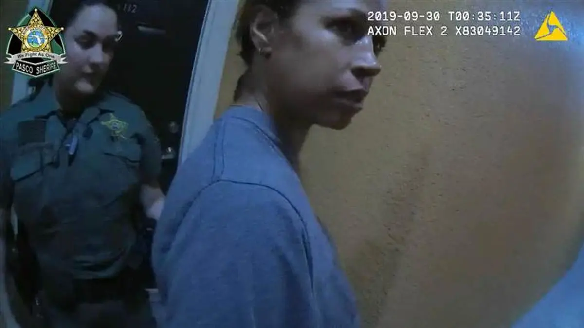 بازیگر زن هالیوود به دلیل رفتار خشونت آمیز دستگیر شد