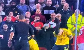 انتقاد هواداران آرسنال از ژاکا: سرت را ندزد کاپیتان!