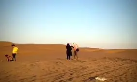 روستایی که ممکن است زیر تپه‌های شنی دفن شود اما مقصد محبوب گردشگران است